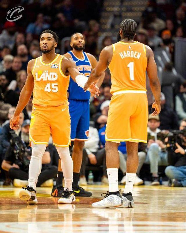 满冠体育下载-重磅！克里夫兰骑士迎NBA常规赛关键赛纽约尼克斯围绕荷甲防线松动，英超今夜攻防权衡的简单介绍