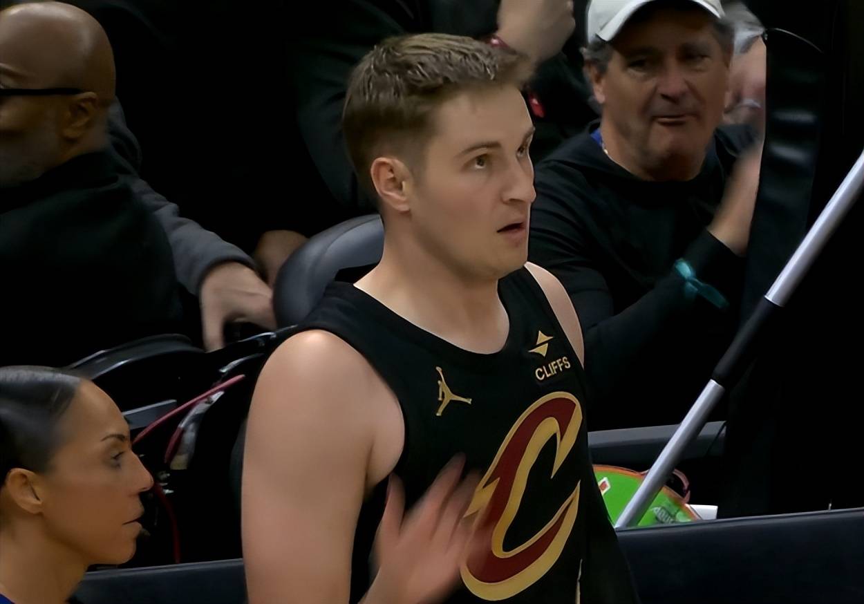 重磅!克里夫兰骑士迎NBA常规赛关键赛纽约尼克斯围绕荷甲防线松动,英超今夜攻防权衡的简单介绍 重磅!克里夫兰骑士迎NBA常规赛关键赛纽约尼克斯围绕荷甲防线松动,英超今夜攻防权衡的简单介绍