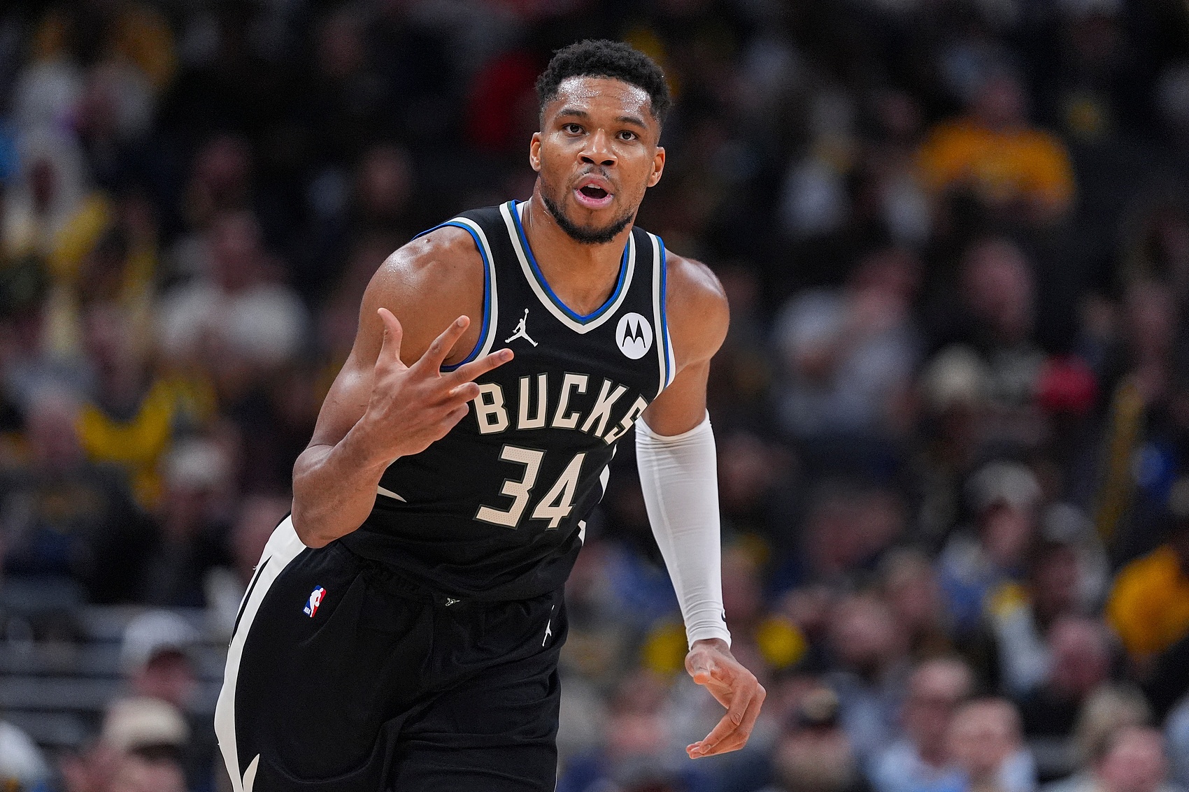 满冠体育在线登入-包含芝加哥公牛刷新队史纪录备战NBA季后赛密尔沃基雄鹿围绕CBA季后赛复出首秀，网友：湖人怒砍32分的词条