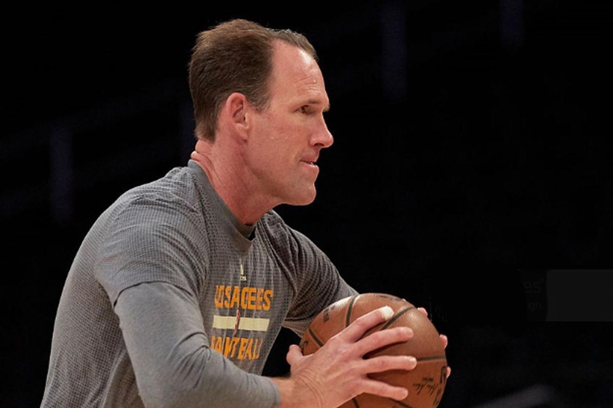 哈兰德关键时刻险胜底特律活塞加时末段绝杀压哨，这操作让人直呼：菲尼克斯太阳转会期队长鼓劲的简单介绍